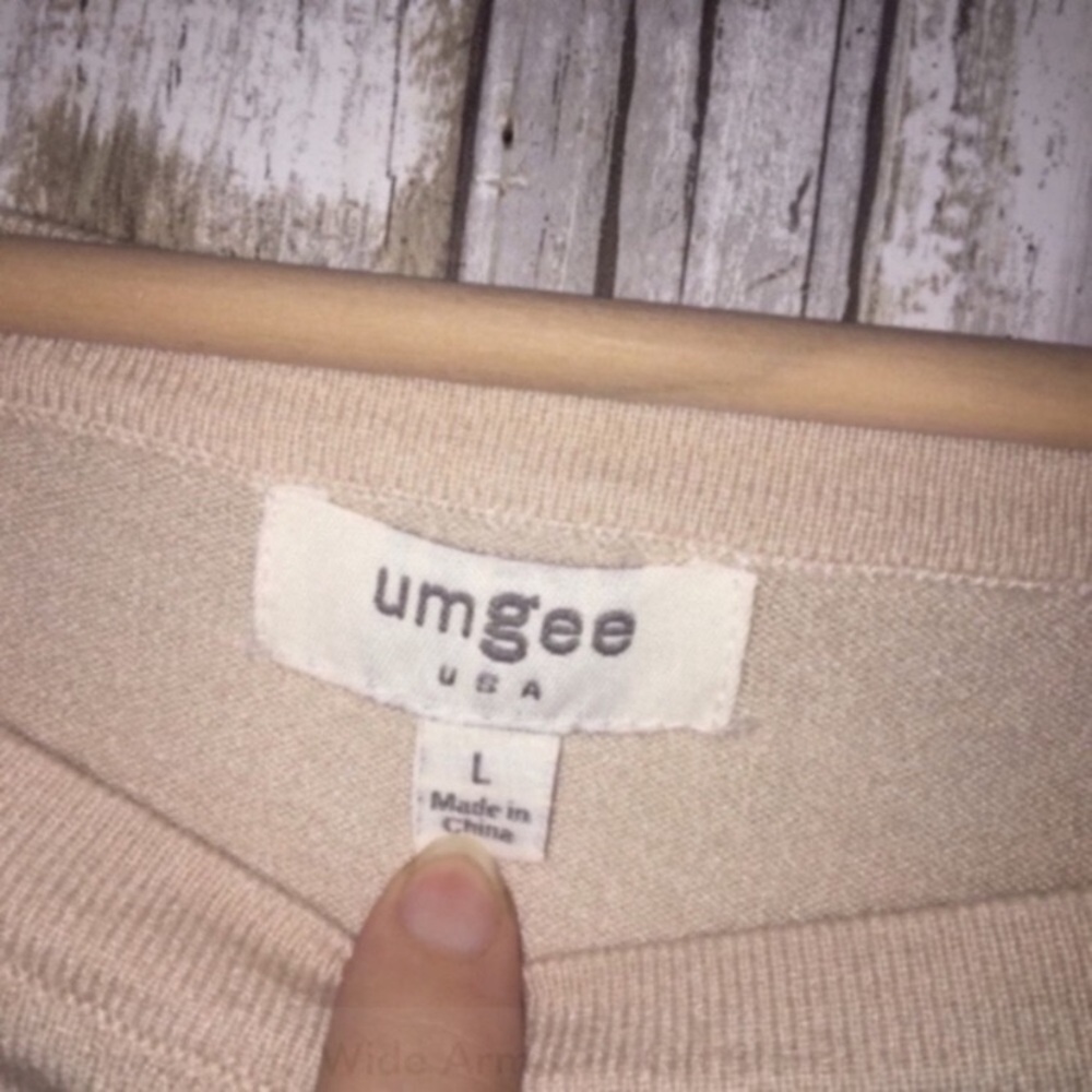Umgee Beige Wide Arm Cut Off Blouse - Picture 4 of 4